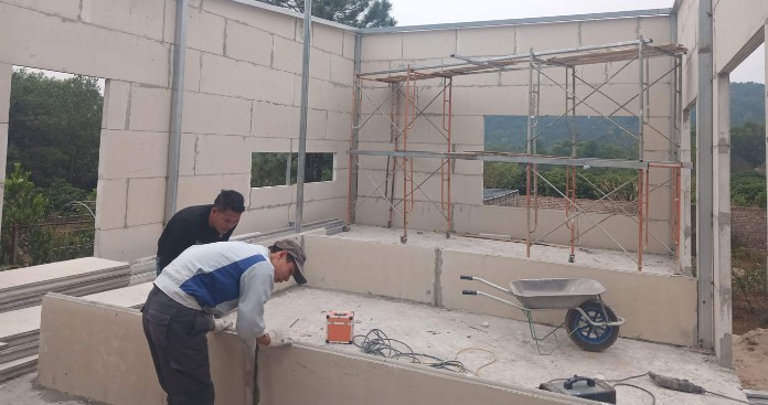 Tấm bê tông nhẹ giúp giảm thiểu một loạt những khoản đầu tư nhằm duy trì trọng lượng kết cấu
