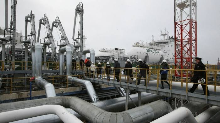 
Nga là nhà cung cấp dầu lớn hàng đầu trên thế giới, xuất khẩu hơn 7 triệu thùng dầu/ngày.
