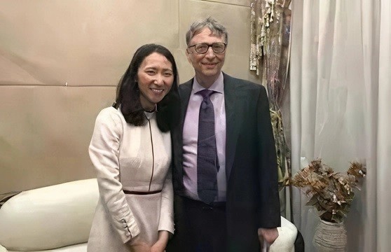 
Lý Nhất Nặc và tỷ phú&nbsp;Bill Gates
