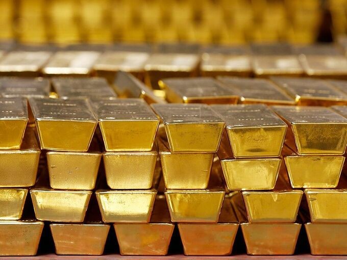 
Riêng về ngân lượng, Hòa Thân sở hữu tới 60 nghìn lượng vàng bọc đồng, 100 thỏi vàng nguyên chất (mỗi thỏi tương đương với 1 nghìn lượng vàng). Ảnh minh họa
