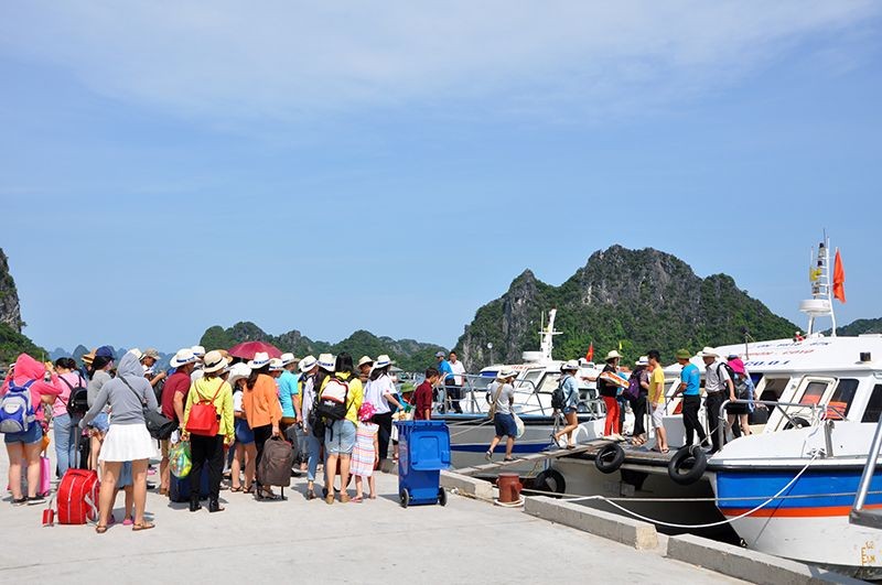 
Khách du lịch tới Vân Đồn vào kỳ nghỉ 30/4 - 1/5 vừa qua đạt gần 11.000 lượt
