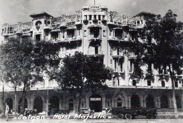 
Khách sạn Majestic là khách sạn đồ sộ bậc nhất thời bấy giờ do dòng họ Hui Bon Hoa xây dựng và tặng TP Sài Gòn thời thuộc Pháp
