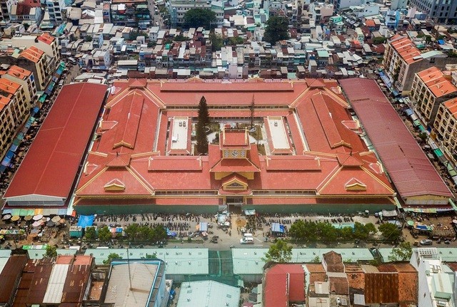 

Chợ Lớn xưa và nay đều giữ được nét kiến trúc đặc sắc hiếm có khu chợ nào tại Việt Nam có thể sánh bằng
