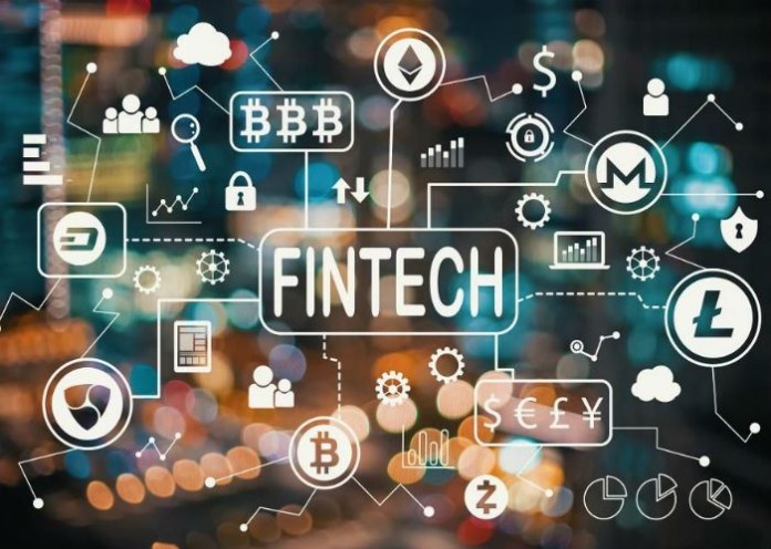 
Fintech là sự ứng dụng của công nghệ vào các hoạt động tài chính.
