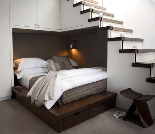 
Thiết kế phòng ngủ bên dưới cầu thang là điều tối kỵ&nbsp;
