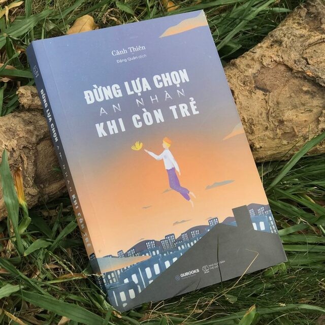 Sách là món đồ nên được chọn làm quà tặng 