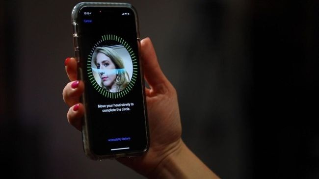 
Face ID trên điện thoại
