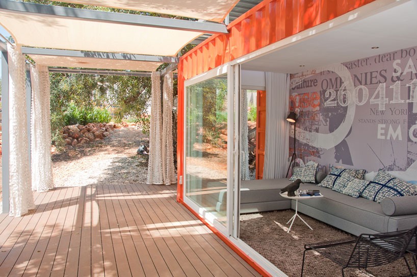 
Ngôi nhà container giống như một phòng nghỉ dưỡng nhỏ ở giữa khu vườn nhà bạn

