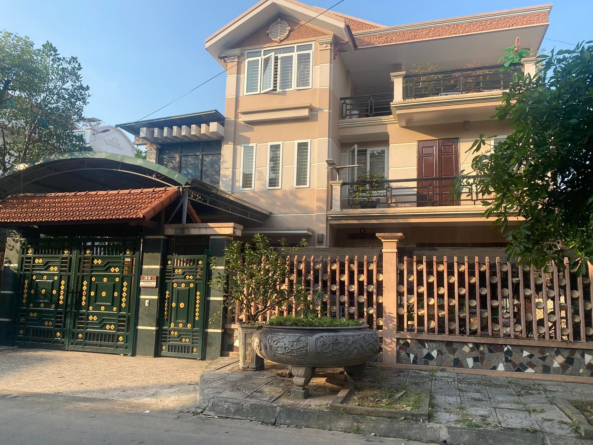 


Khu đô thị Chùa Hà Tiên Vĩnh Yên là một phần của tổ hợp những tiện ích bao gồm nhà phố kinh doanh, liền kề, biệt thự
