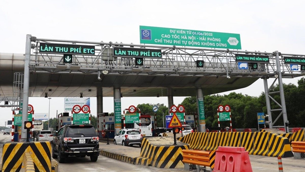 
Từ ngày 1/6/2022, triển khai thu phí không dừng trên toàn tuyến cao tốc Hà Nội - Hải Phòng.&nbsp;
