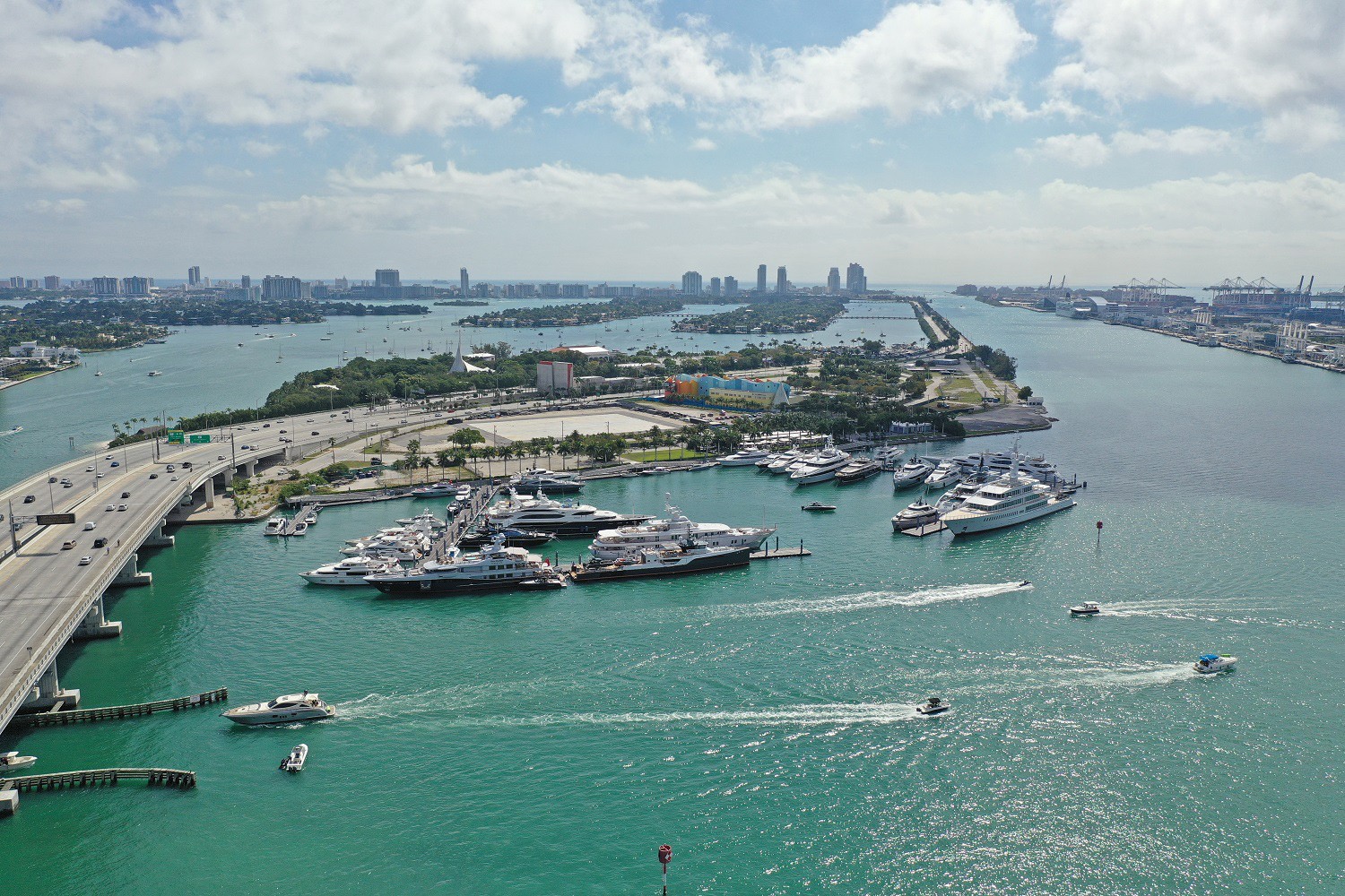 
Bến du thuyền Island Gardens (Miami) - Nơi hội tụ những siêu du thuyền sang trọng
