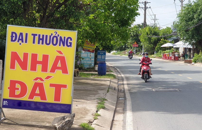 
Giá đất vùng ven TP. Hồ Chí Minh bỗng dưng "loạn" vì cò đất
