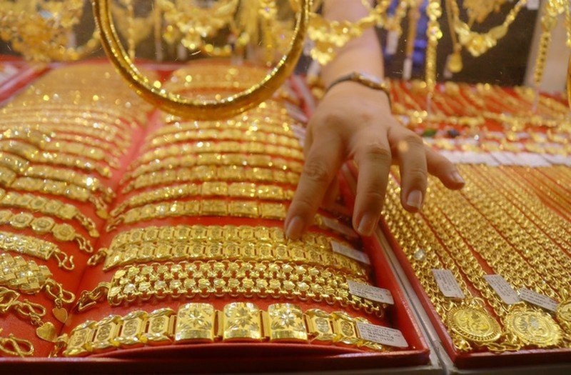 
Giá vàng trong nước giao dịch quang mốc gần 70 triệu đồng/lượng bán ra
