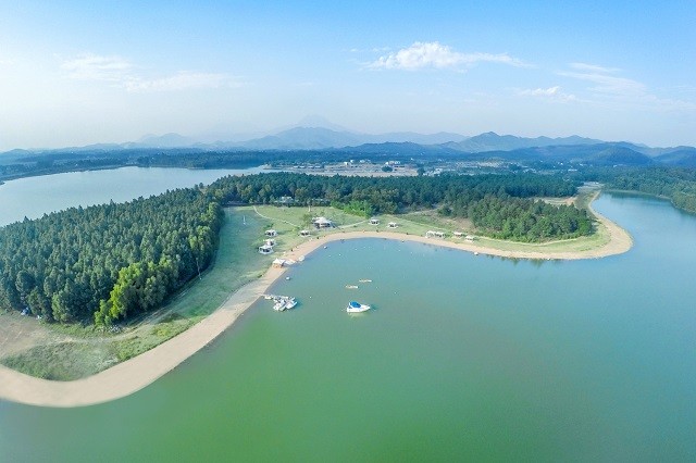 


Hồ Đại Lải, một trong những địa điểm thu hút lượng lớn khách du lịch tại Vĩnh Phúc.
