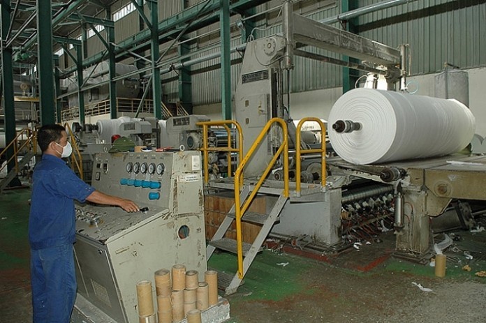 Một góc của phân xưởng sản xuất giấy Bãi Bằng