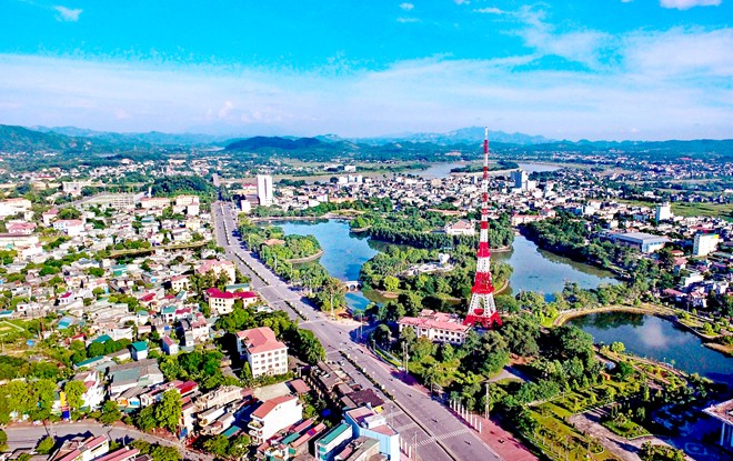 
Thành phố Tuyên Quang là thủ phủ, trung tâm kinh tế, chính trị, văn hóa - xã hội của tỉnh Tuyên Quang
