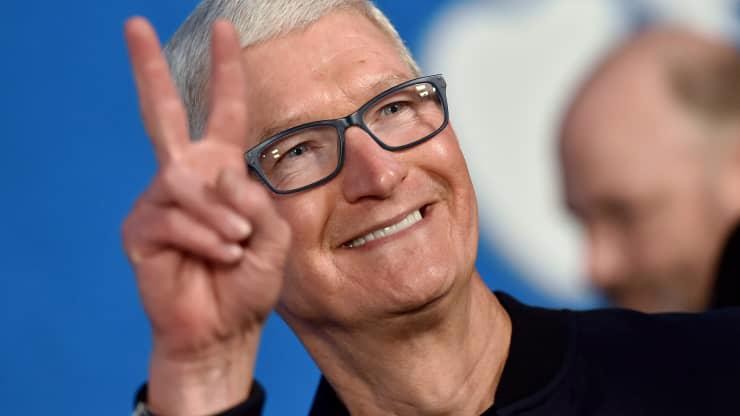 
Đây không phải là lần đầu tiên CEO Apple lọt top 100 người có ảnh hưởng nhất thế giới của tạp chí Time. 
