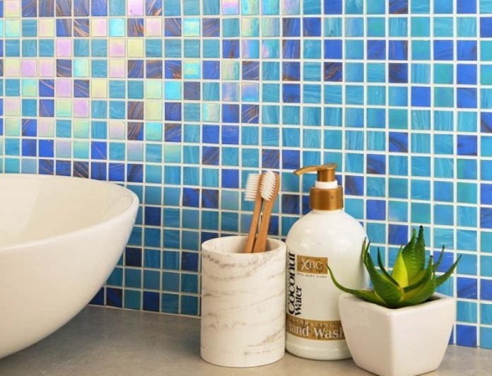 
Gạch sứ hay gạch gốm là gạch được làm bằng sứ (porcelain) hoặc gốm (ceramic)
