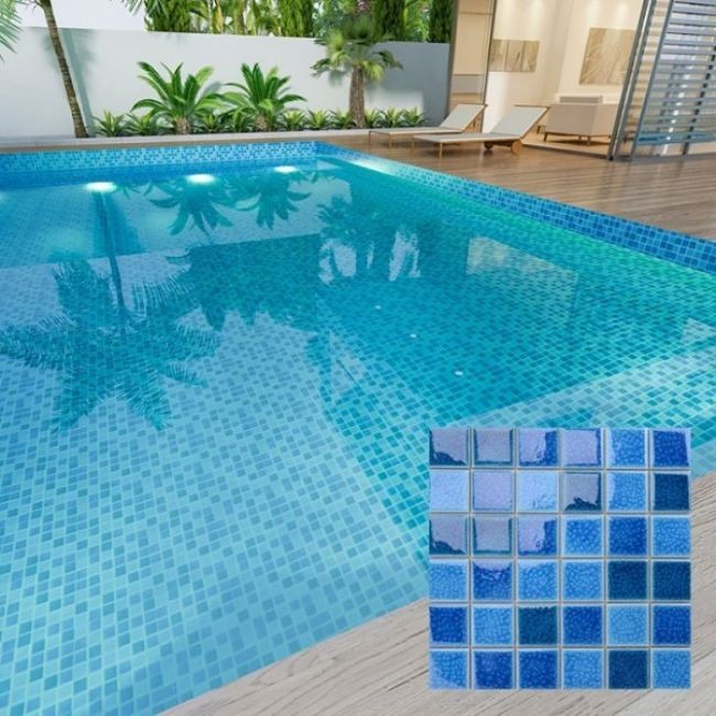 
Mẫu gạch Mosaic trộn màu xanh – trắng – xanh đậm
