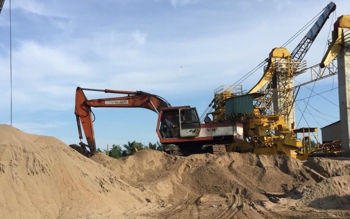 Đây là loại cát có kích thước hạt nhỏ mịn, thường được khai thác ở khu vực các con sông có hàm lượng phù sa nhiều.