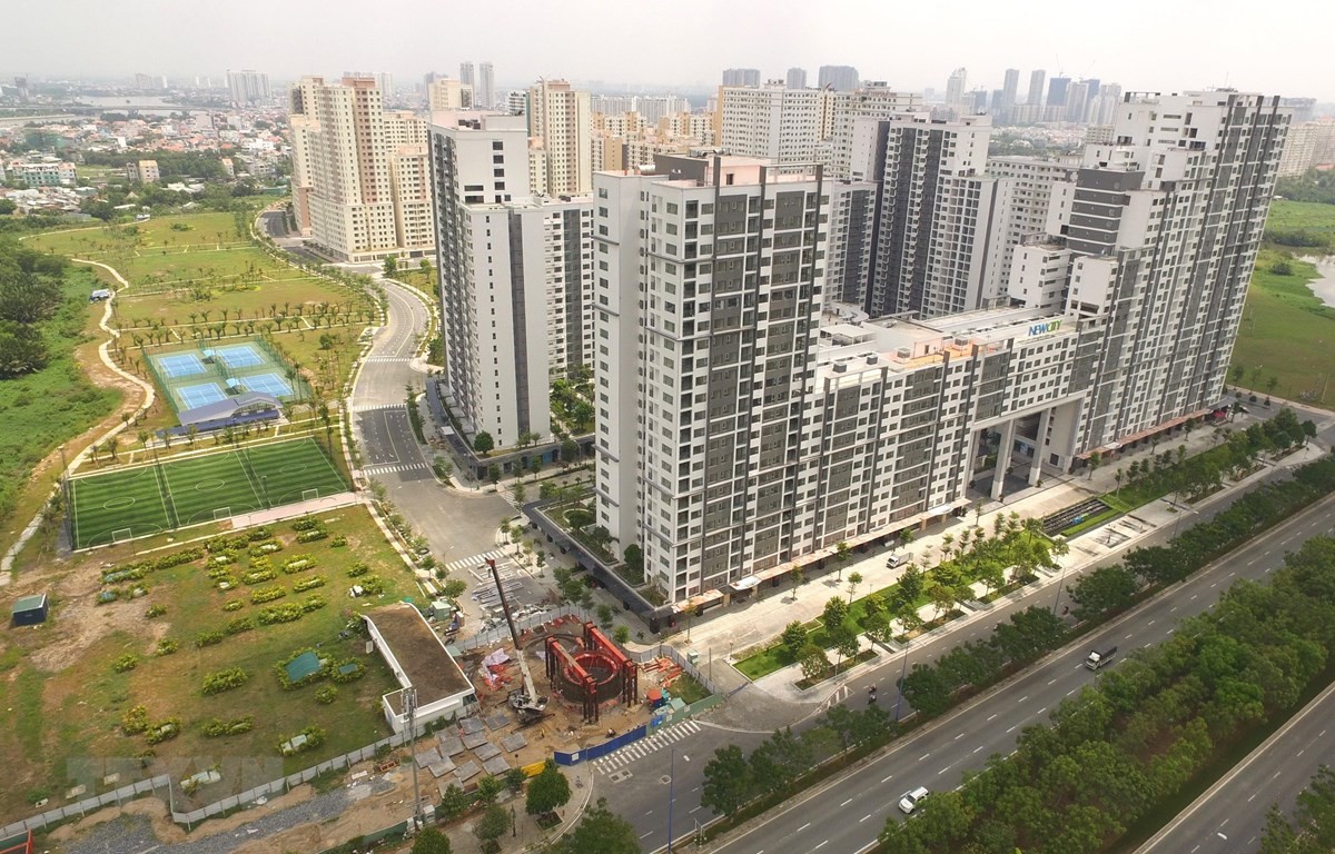 
Nhiều dự án bất động sản ở TP. Hồ Chí Minh bị chậm tiến độ nhiều năm vì vướng thủ tục hành chính
