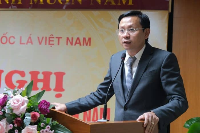 
Tại Tổng công ty Thuốc lá Việt Nam, ông Nghĩa được mọi người đánh giá là một cán bộ có phẩm chất chính trị, đạo đức tốt, luôn chấp hành nghiêm túc các chủ trương, đường lối cũng như chính sách của Đảng
