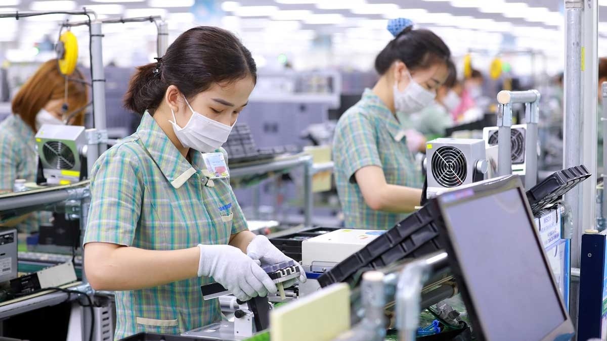 
Việt Nam có những lợi thế về nhân công thu hút các doanh nghiệp FDI.
