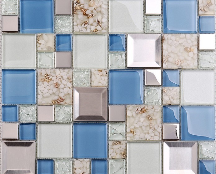 
Mẫu gạch kính mosaic ngày một được lựa chọn nhiều hơn trong các công trình trang trí và ốp lát cổng nhà
