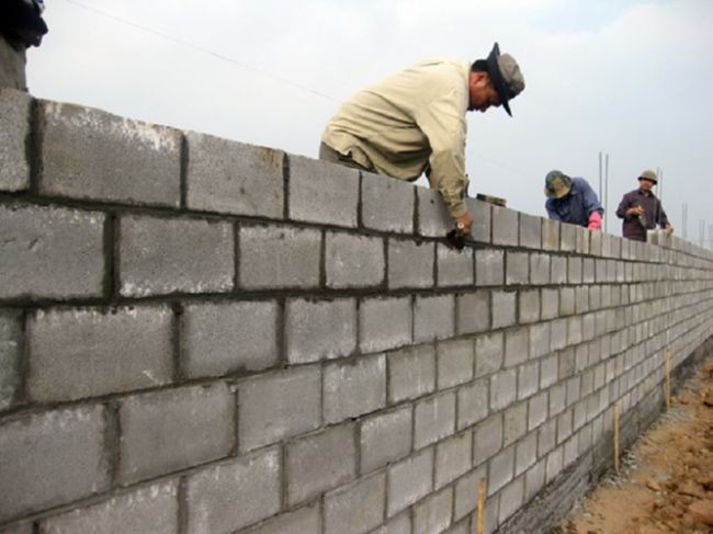 
Xây gạch taplo theo nguyên tắc: không trùng mạch giữa 2 hàng liên tiếp.
