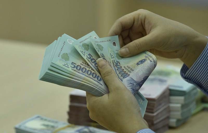 
Trong giai đoạn nửa cuối tháng 5/2022, nhiều ngân hàng tăng lãi suất dao động từ 0,1 - 0,8% một năm.&nbsp;
