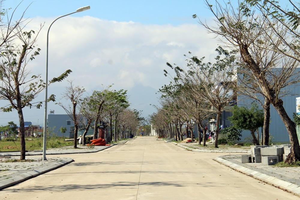 
Người dân phản ánh, tại một số cơ quan thuế địa phương có biểu hiện tùy tiện trong việc áp dụng giá bất động sản tính thuế
