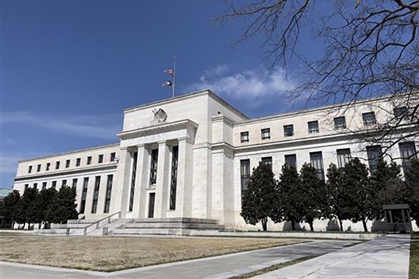 
Fed quyết tâm kìm hãm lạm phát bằng việc tăng lãi suất.
