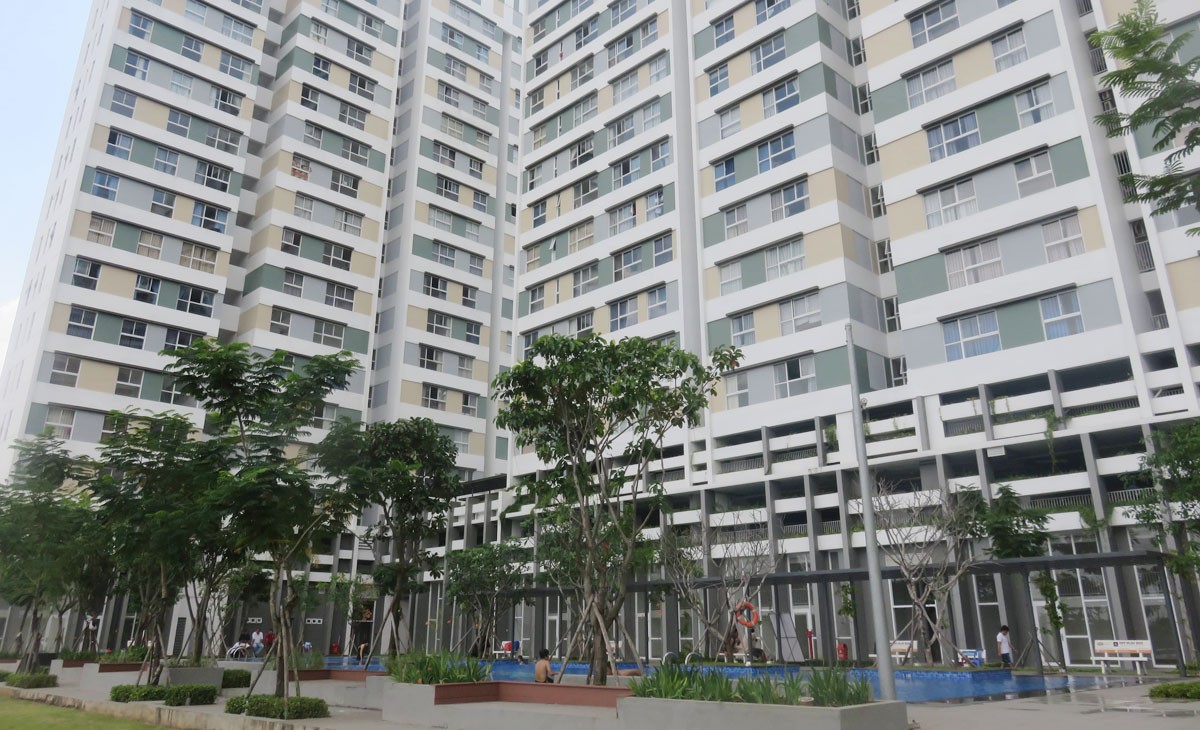 Trong thời gian qua, giá nhà tăng liên tục so với đại đa số người dân.