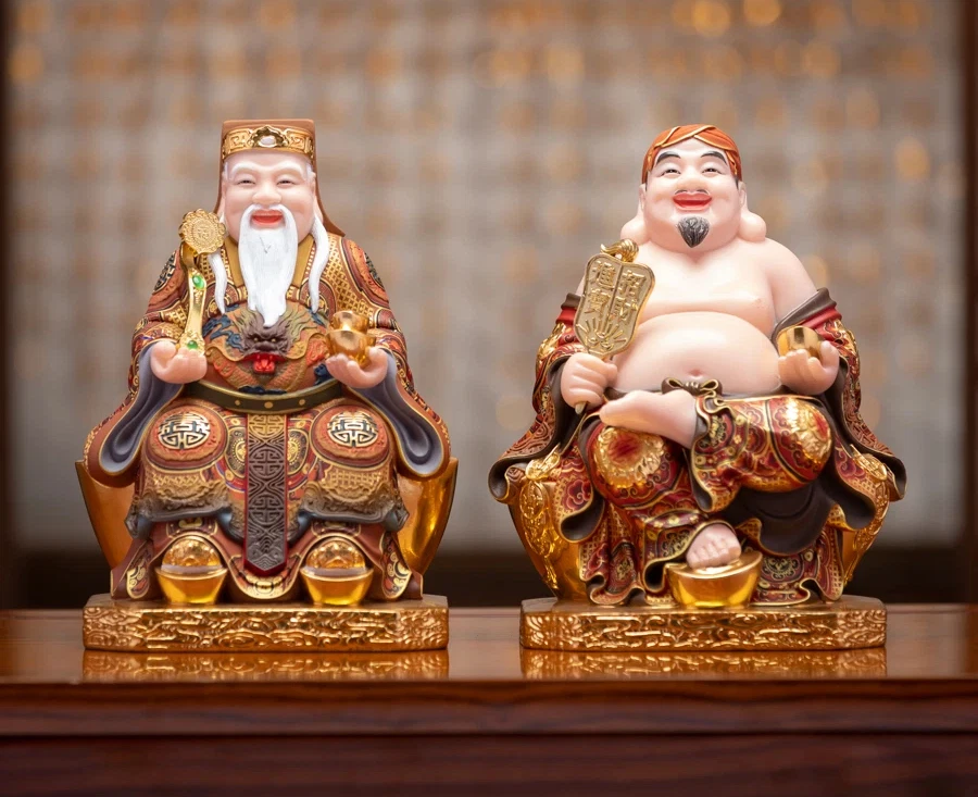 
Có nên thay tượng Thần Tài hay không?
