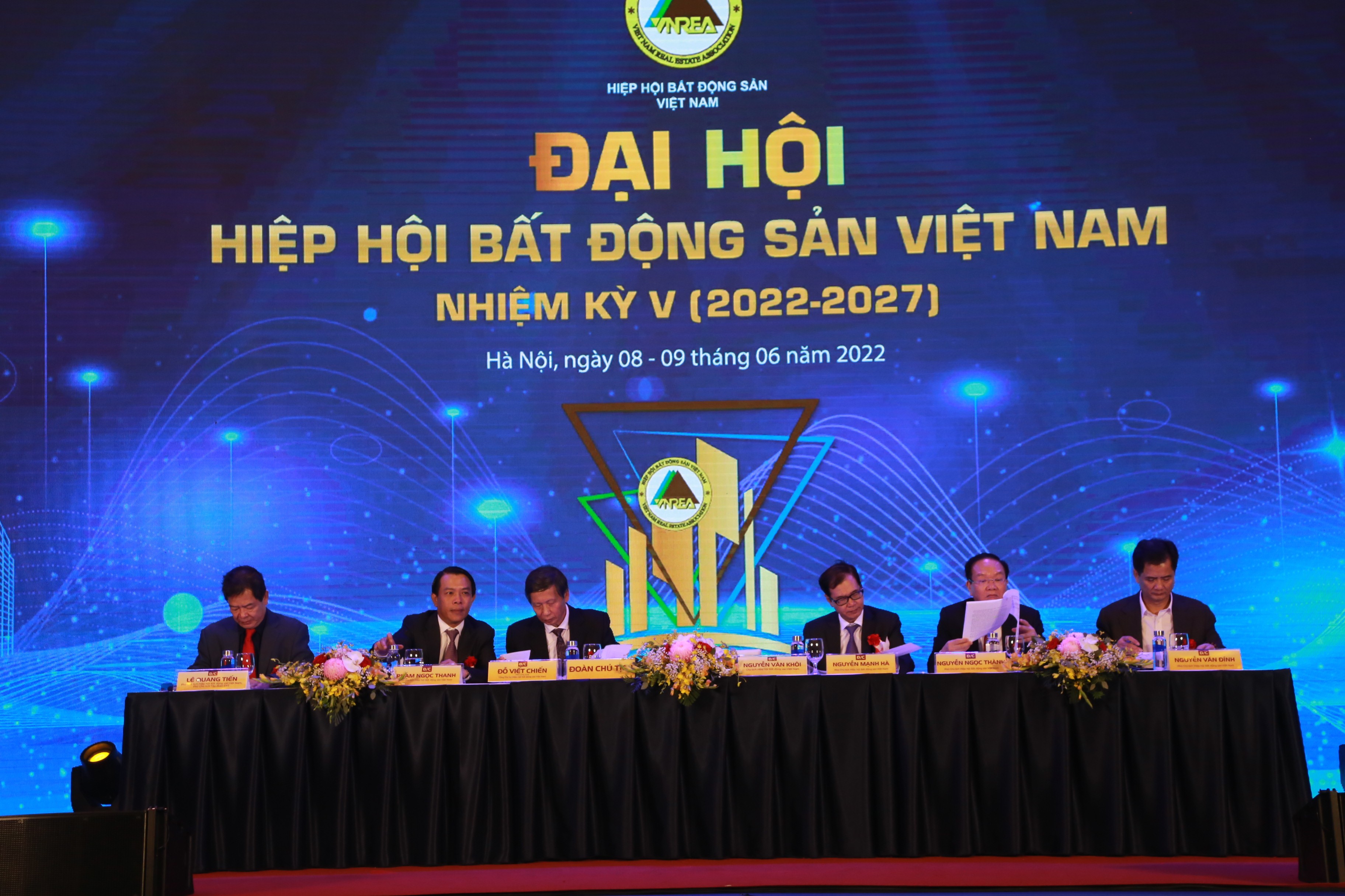 

Hiệp hội Bất động sản Việt Nam tổ chức Đại hội nhiệm kỳ V (2022 - 2027) với phương châm “Đổi mới - Trí tuệ - Phát triển”, mục tiêu đưa Hiệp hội không ngừng lớn mạnh trong giai đoạn tới. Ảnh Quang Thái

