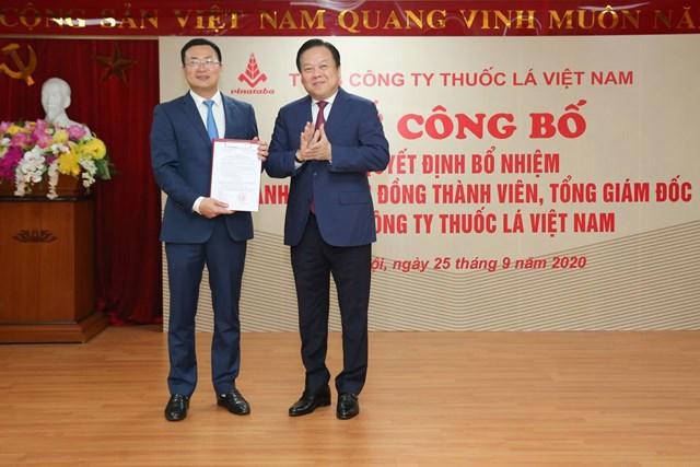 
Tổng công ty Thuốc lá Việt Nam (Vinataba) tổ chức lễ công bố quyết định bổ nhiệm ông Hà Quang Hòa giữ chức Thành viên Hội đồng Thành viên, Tổng Giám đốc
