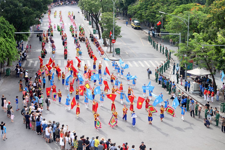 
Đây là thời điểm mà thành phố Hà Nội và ngành du lịch đang tập trung cải tạo, xây dựng các sản phẩm du lịch mới
