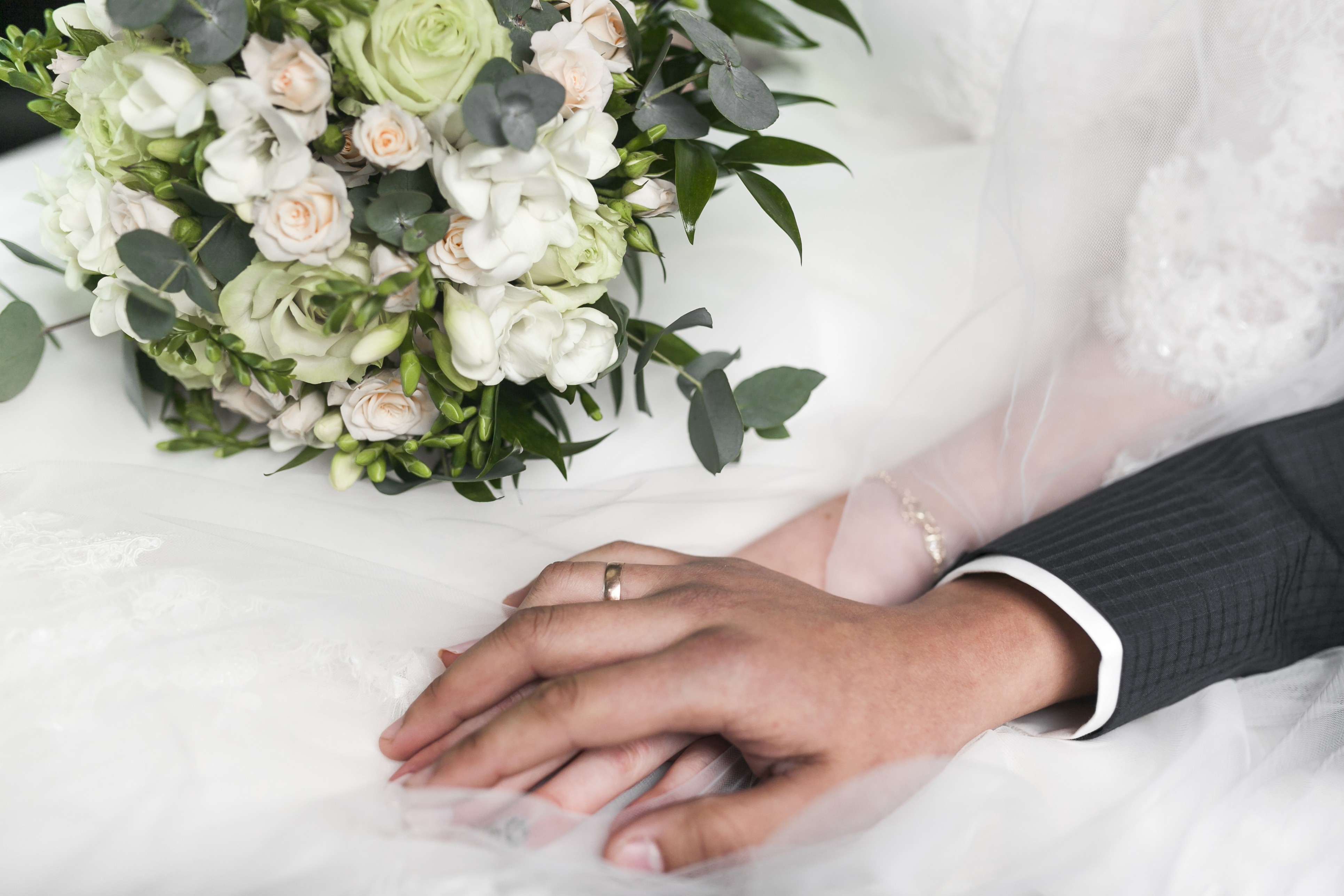 
Trước khi kết hôn cần xem xét kĩ về tuổi của đối tượng kết hôn
