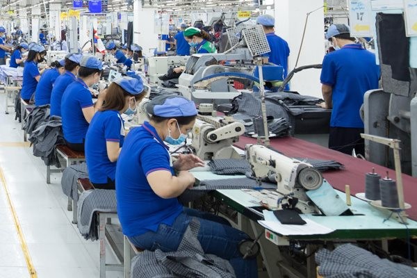 Tổng Công ty Cổ phần May Nhà Bè mang trong mình xu thế thời trang mới nhất đến người Việt Nam và thế giới trong vai trò là nhà cung cấp sản phẩm thời trang công nghệ hàng đầu