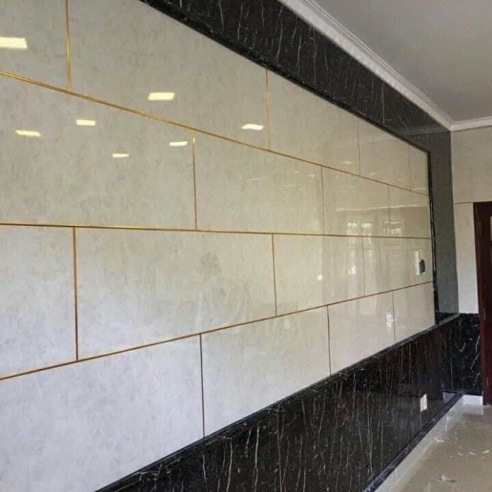 Tấm ốp tường vân đá với màu phổ biến là đen và trắng kết hợp các đường vân đá sinh động