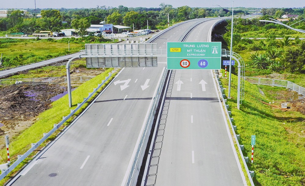 
Tuyến cao tốc Trung Lương - Mỹ Thuận có độ dài toàn tuyến là 51,5 km, tổng vốn đầu tư lên tới 12.668 tỷ đồng.
