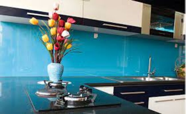 Tham khảo mẫu kính cường lực màu xanh nước biển
