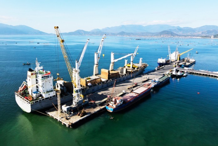 Cầu tàu Cảng Cam Ranh - Khánh Hòa