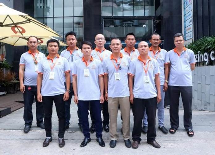 Nhân viên dịch vụ vận chuyển, kho của công ty 