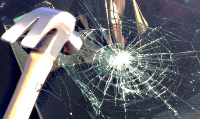 Kính cường lực vỡ như thế nào?
