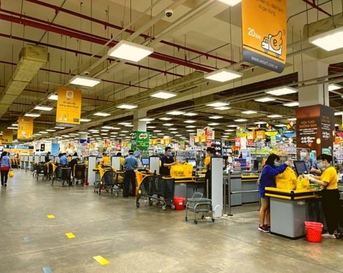 Nhân sự tại Công ty TNHH Emart Việt Nam hoạt động và làm việc có trách nhiệm