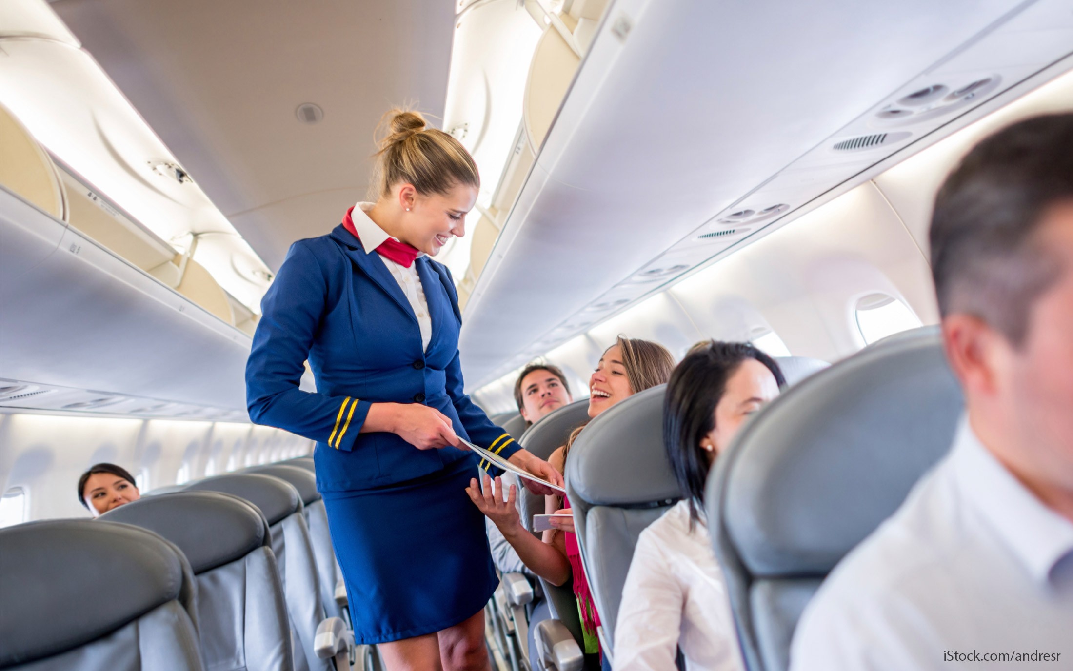 
Với mức lương khá cao và có nhiều cơ hội, trải nghiệm khám phá, nghề tiếp viên hàng không đang trở thành mơ ước của nhiều người.
