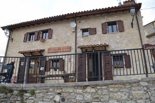 
Ngôi nhà được xây theo phong cách trung cổ tại Castelluccio
