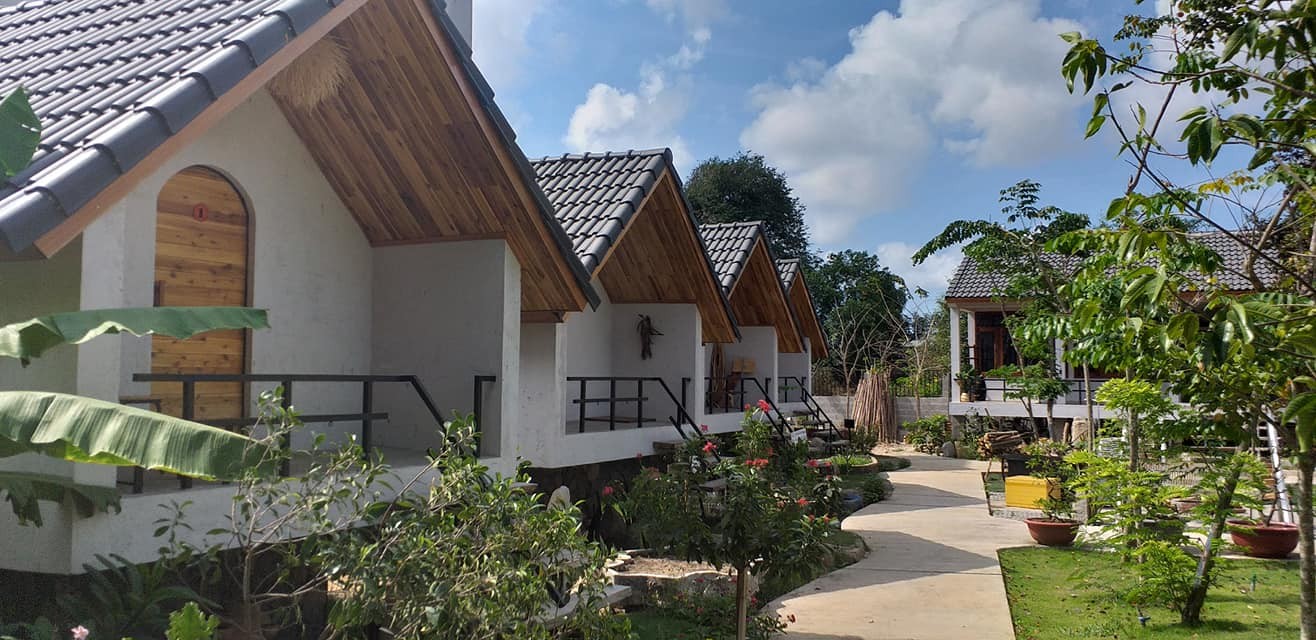 
Stone Street Homestay chú trọng vào lối thiết kế giản dị, mộc mạc nhưng vẫn mang đến sự tinh tế, lãng mạn
