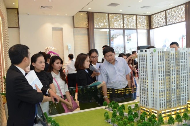 

Giá bán căn hộ tại TP Hồ Chí Minh đang neo cao khiến nhiều người mua nhà ở thực gặp nhiều

khó khăn

